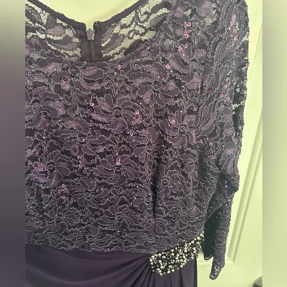 Alex Evenings Elegant Purple Long Sleeve Lace Dress Size 8 - Picture 4 of 10